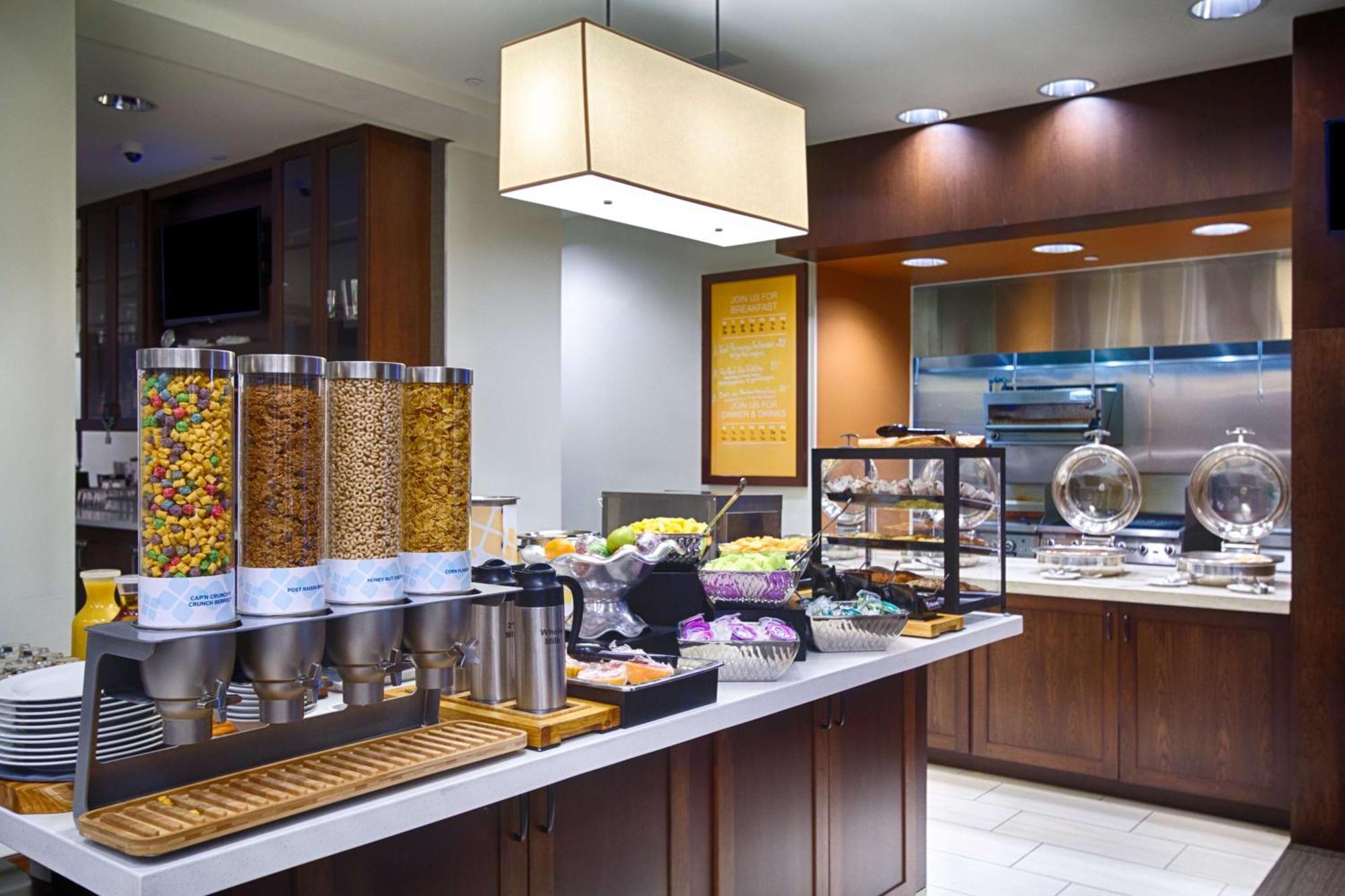 Hilton Garden Inn סאלינה מראה חיצוני תמונה